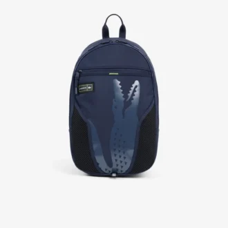 Lacosteのバックパックでアクティブに