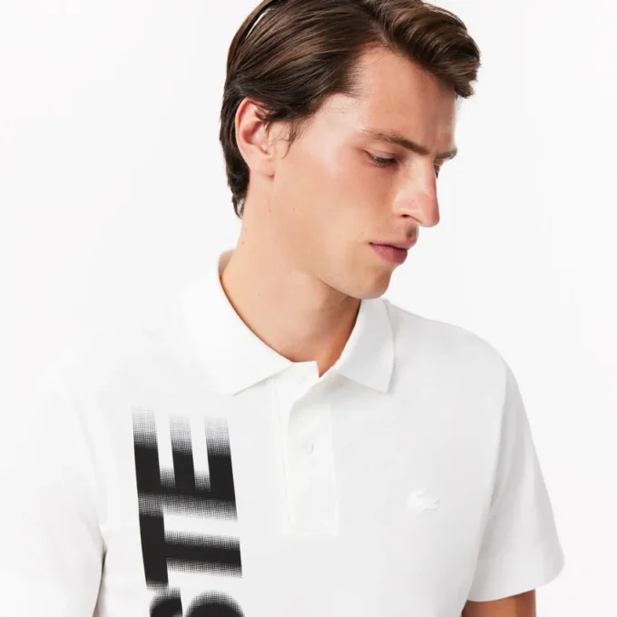 メンズ レギュラーフィット Lacoste ムーブメント プリント ポロシャツ メンズ レギュラーフィット Lacoste ムーブメント プリント ポロシャツ