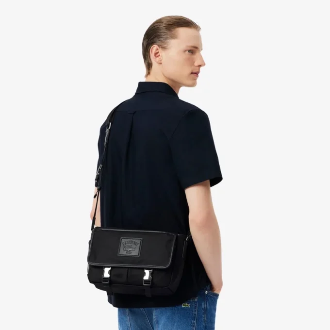 Lacoste クラシック フラップクロージャー サッチェル Lacoste クラシック フラップクロージャー サッチェル