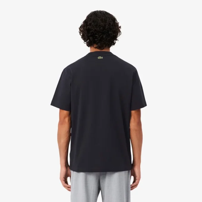 「Made in France」バッジをあしらったTシャツ 「Made in France」バッジをあしらったTシャツ