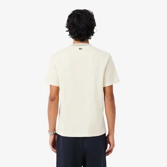 「Made in France」バッジをあしらったTシャツ 「Made in France」バッジをあしらったTシャツ