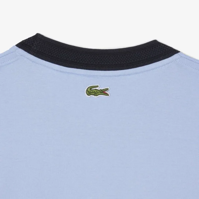 「Made in France」バッジがアクセントのTシャツ 「Made in France」バッジがアクセントのTシャツ