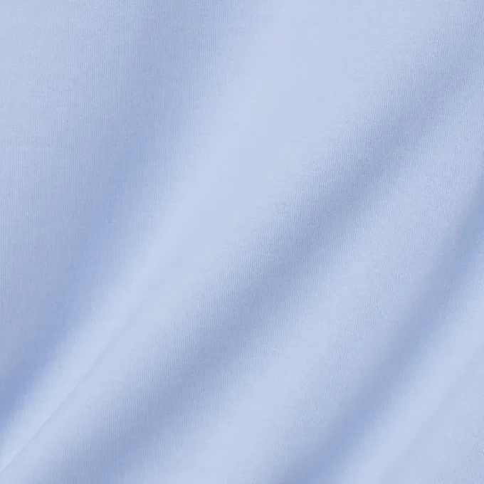 「Made in France」バッジがアクセントのTシャツ 「Made in France」バッジがアクセントのTシャツ