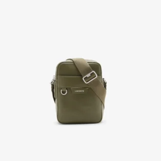エンボス加工のロゴ入りスウェットパンツ