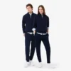 エンボス加工のロゴ入りスウェットパンツ