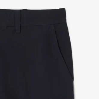 レギュラーフィットのコットンツイルチノパンツ