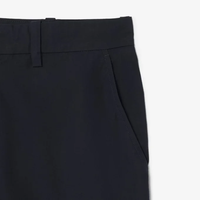 レギュラーフィットのコットンツイルチノパンツ