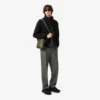 エンボス加工のロゴ入りスウェットパンツ