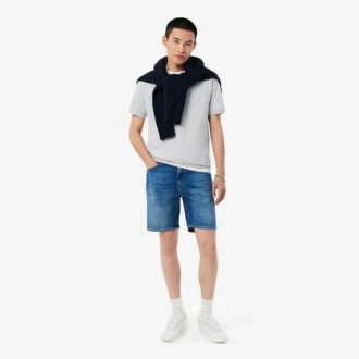 クラシックフィットのエンボス加工ロゴ入りポロシャツ