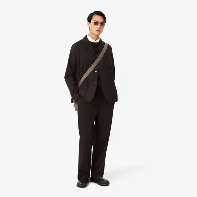 ストレートフィットのストライプ柄コットンスーツパンツ ストレートフィットのストライプ柄コットンスーツパンツ