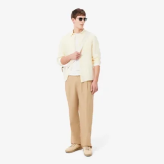 ストレートフィットのコットンチノパンツ