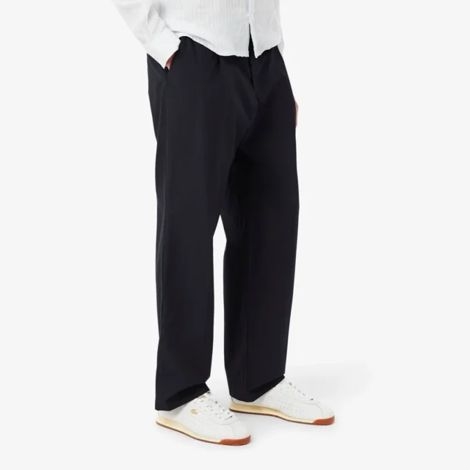 ストレートフィットのコットンチノパンツ ストレートフィットのコットンチノパンツ