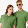 クラシックフィットのエンボス加工ロゴ入りポロシャツ クラシックフィットのエンボス加工ロゴ入りポロシャツ