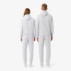 エンボス加工のロゴ入りスウェットパンツ