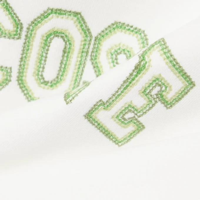 刺繍入りフリースフーディ