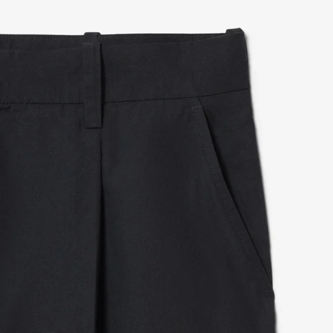 ストレートフィットのコットンチノパンツ ストレートフィットのコットンチノパンツ