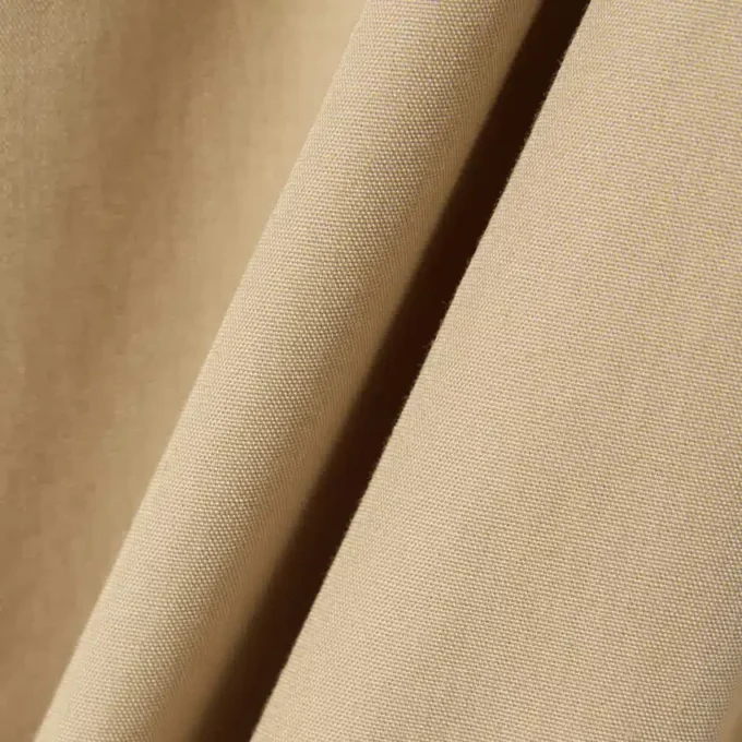 ストレートフィットのコットンチノパンツ ストレートフィットのコットンチノパンツ