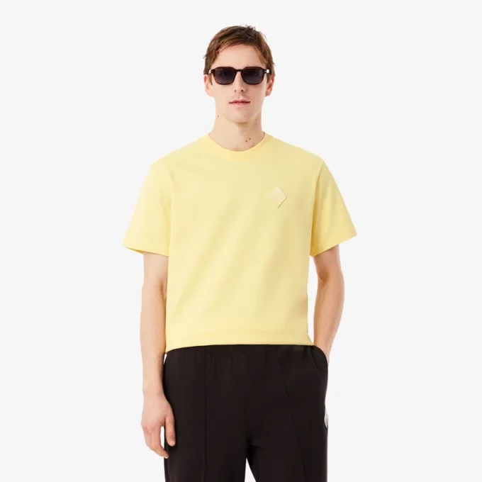 クラシックフィット 大型バッジアクセントTシャツ クラシックフィット 大型バッジアクセントTシャツ