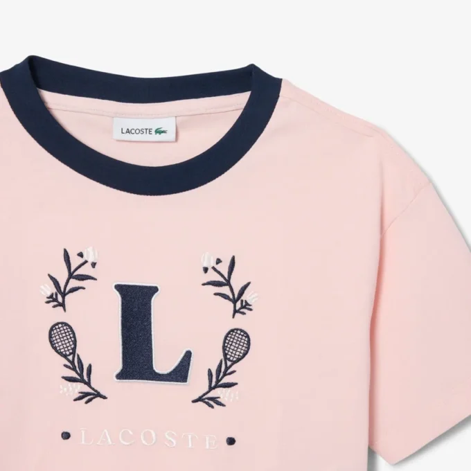 コントラストバッジ付きコットンTシャツ