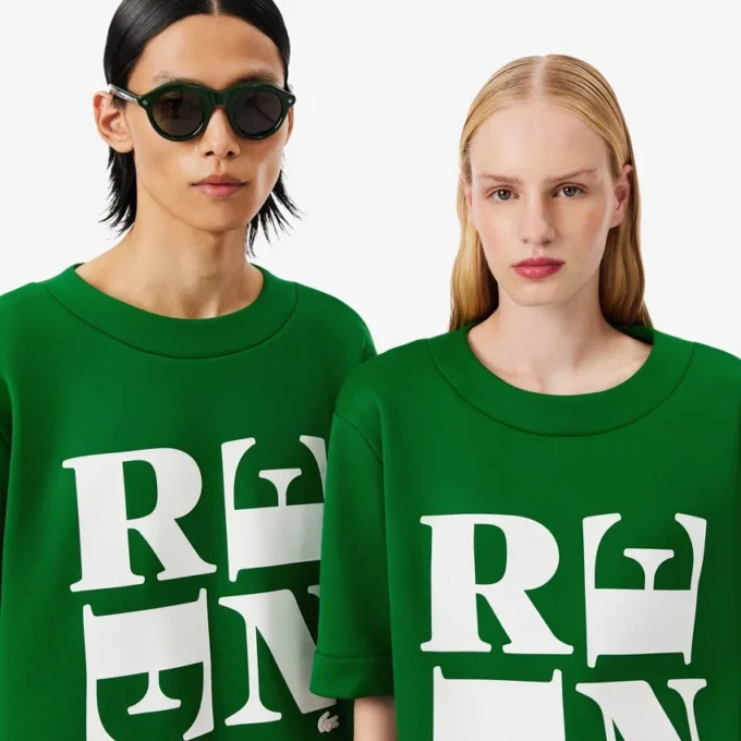ランウェイ・サテン・グラフィックTシャツ ランウェイ・サテン・グラフィックTシャツ