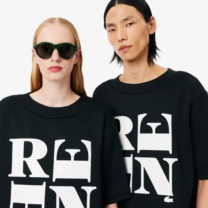 ランウェイ・サテン・グラフィックTシャツ ランウェイ・サテン・グラフィックTシャツ